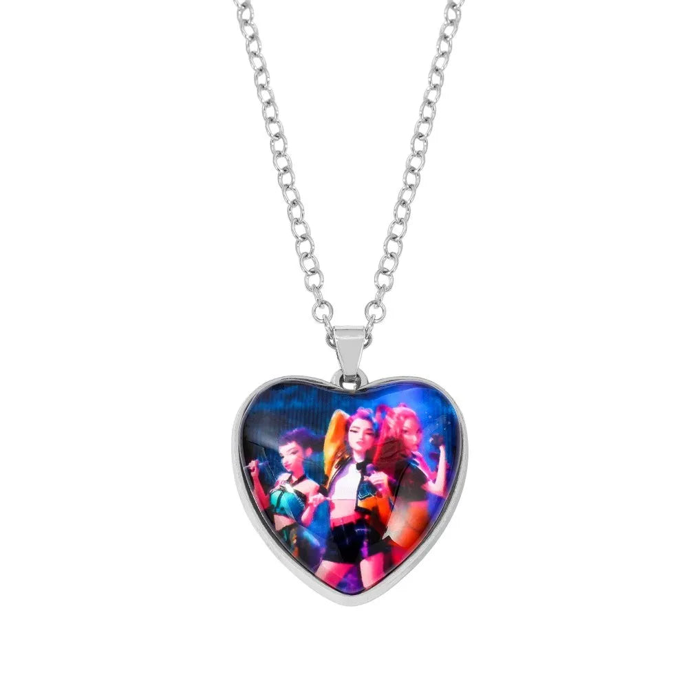 Films occidentaux populaires - Accessoire collier en forme de cœur Kpop Demon Hunter : Witch Hunter Girl Squad Time Gem